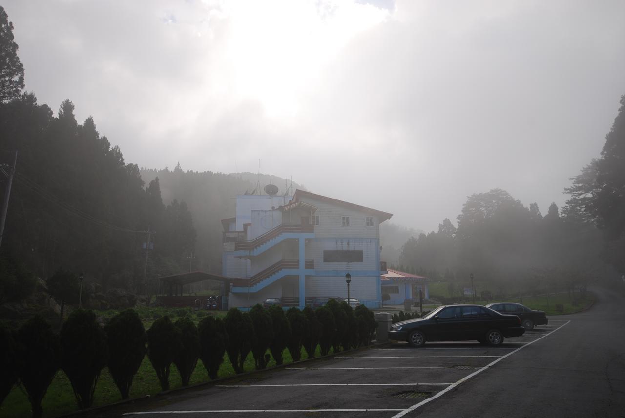 Alishan Youth Activity Center Zhongzheng  Extérieur photo